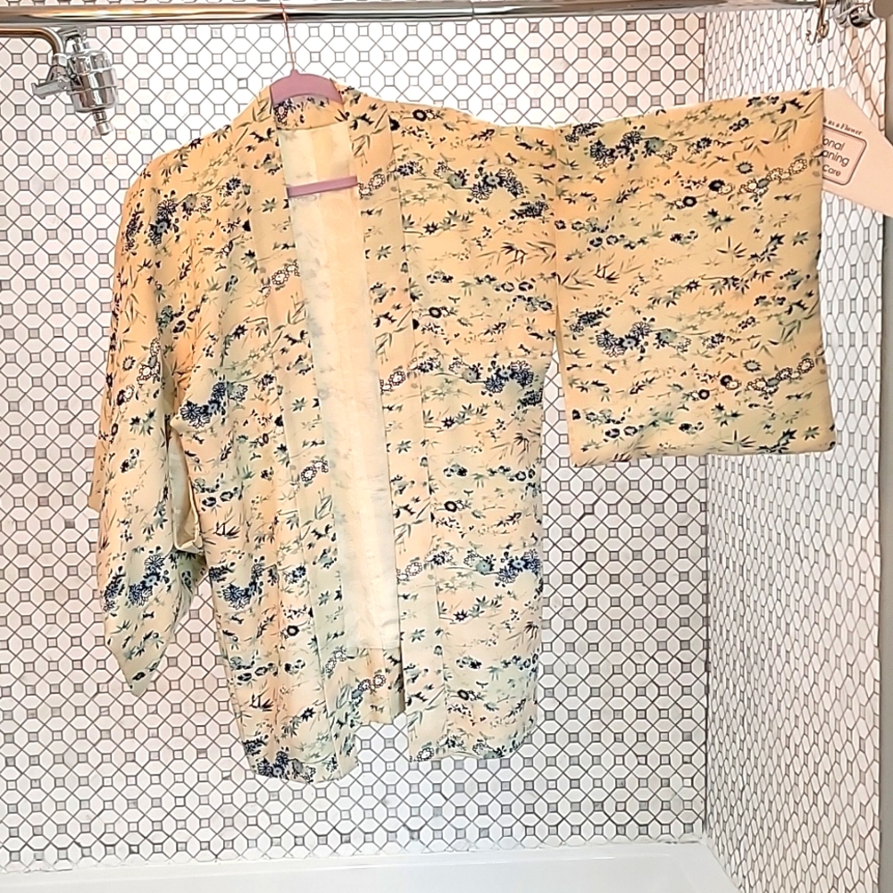 Haori with blue floral pattern and silk floral interior lining
